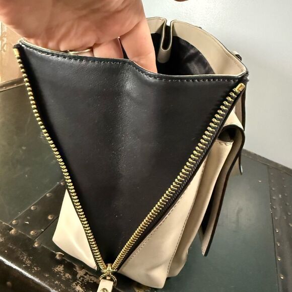 Kate Spade Varick Collection Austin Taupe Purse - Picture 8 of 14